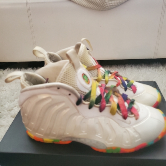 Nike Shoes - Nike sneakers